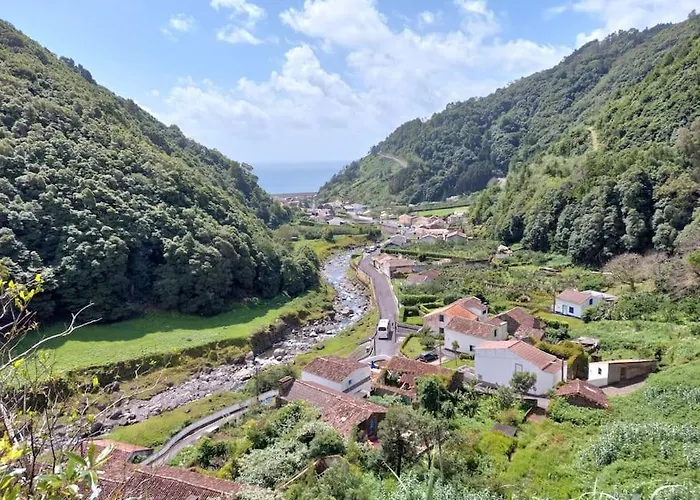 Casa Do Sanguinho * Faial da Terra